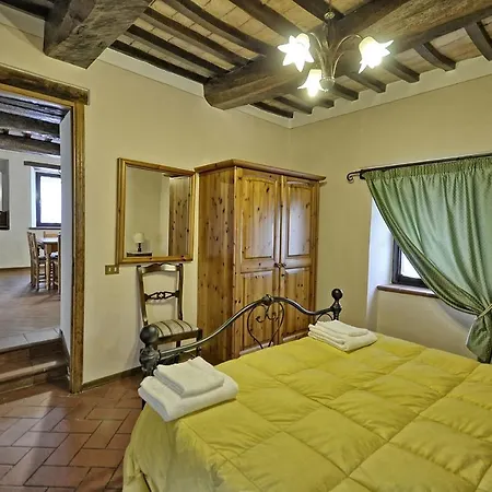 Vernazzano Basso Sleeps 4 T241006 特拉西梅诺湖畔托罗