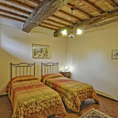 公寓 Vernazzano Basso Sleeps 4 T241006 特拉西梅诺湖畔托罗